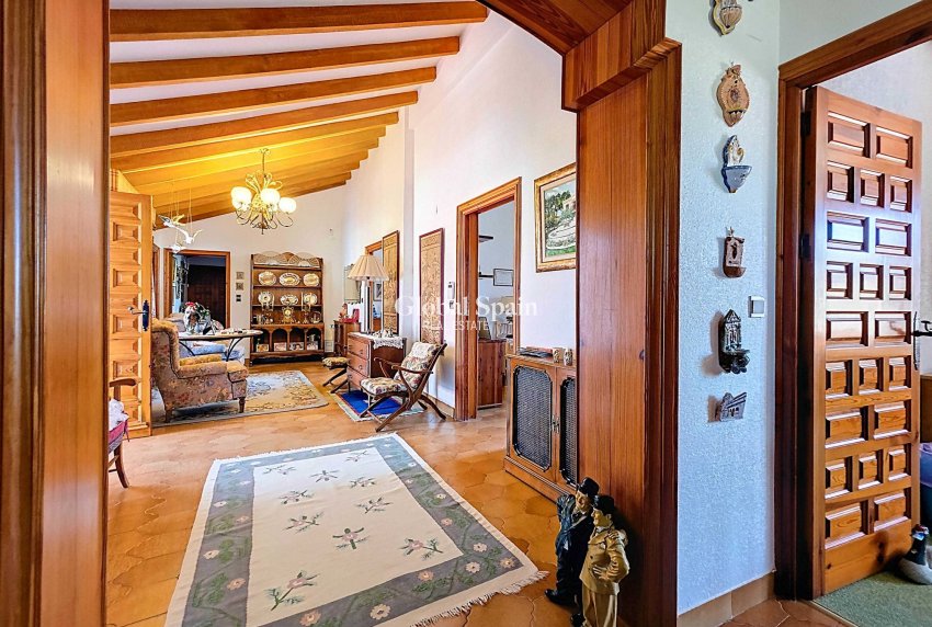 Wiederverkauf - Villa -
Elda