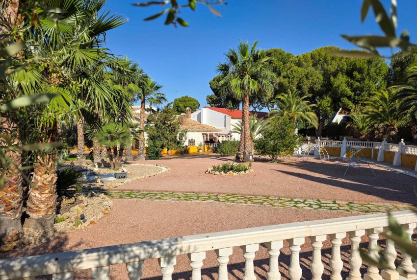 Wiederverkauf - Villa -
Elda