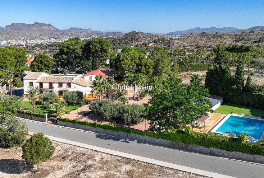 Wiederverkauf - Villa -
Elda