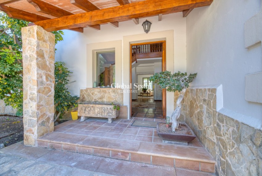 Wiederverkauf - VILLA -
ESPORLES - Mallorca