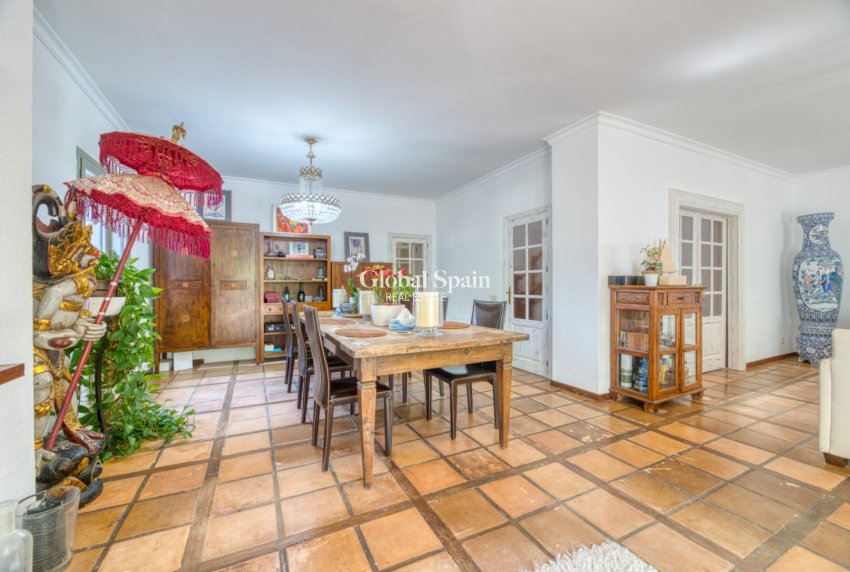 Wiederverkauf - VILLA -
ESPORLES - Mallorca