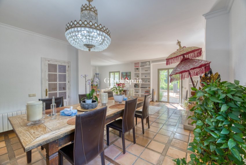 Wiederverkauf - VILLA -
ESPORLES - Mallorca
