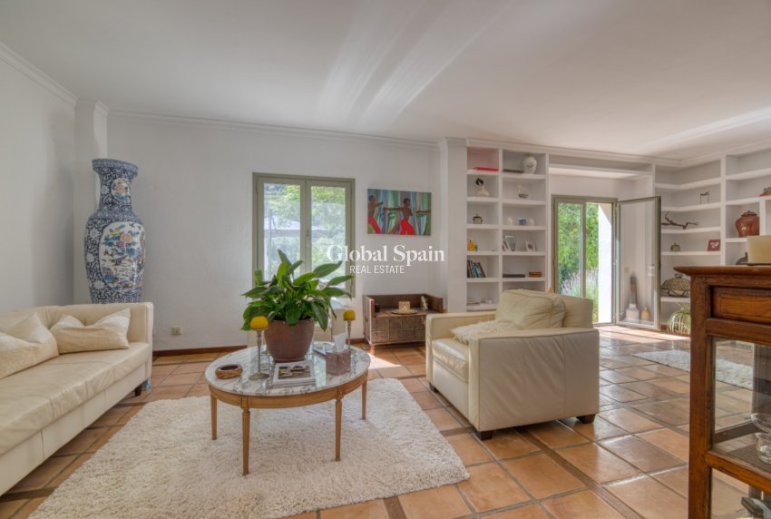 Wiederverkauf - VILLA -
ESPORLES - Mallorca
