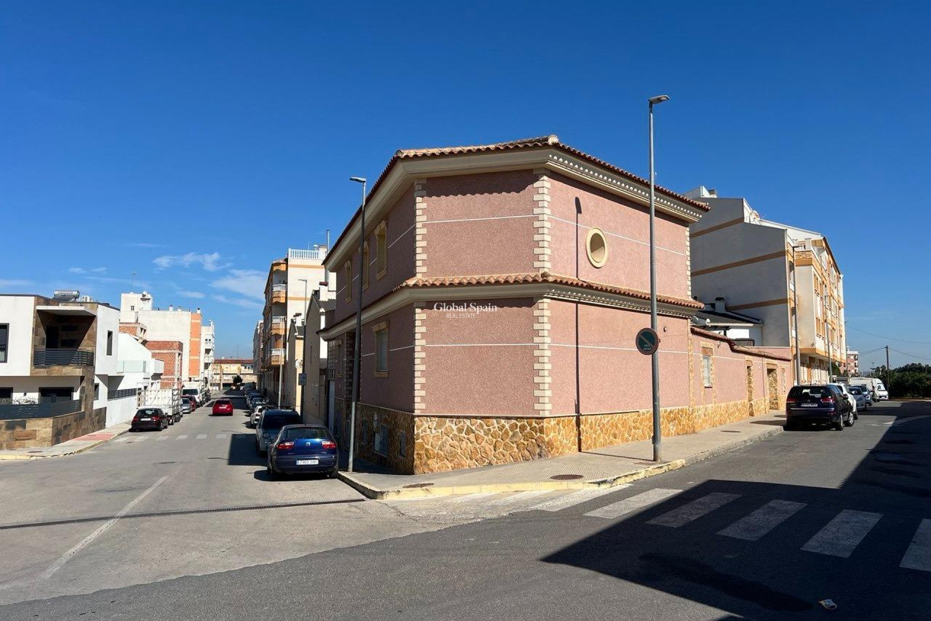 Wiederverkauf - VILLA -
FORMENTERA DEL SEGURA - C- Cooperativa