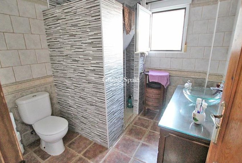 Wiederverkauf - VILLA -
FORMENTERA DEL SEGURA - C- Cooperativa