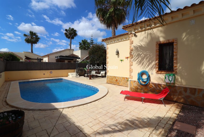 Wiederverkauf - VILLA -
Formentera del Segura - Fincas de La Vega