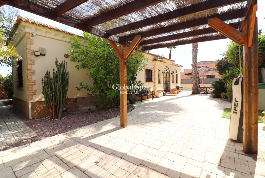 Wiederverkauf - VILLA -
Formentera del Segura - Fincas de La Vega