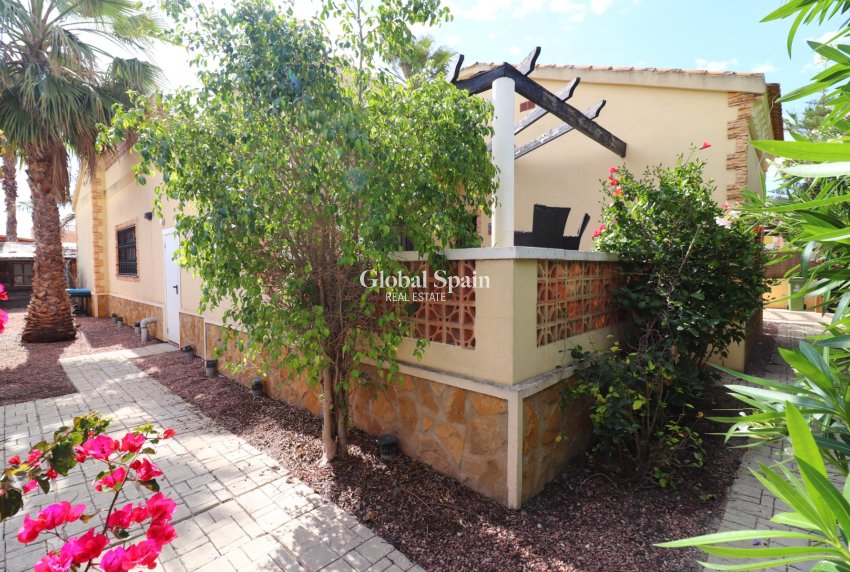 Wiederverkauf - VILLA -
Formentera del Segura - Fincas de La Vega
