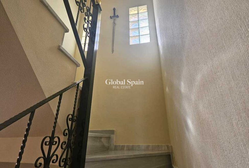 Wiederverkauf - VILLA -
GUARDAMAR DEL SEGURA - Campomar