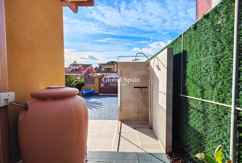 Wiederverkauf - VILLA -
GUARDAMAR DEL SEGURA - Costa Blanca