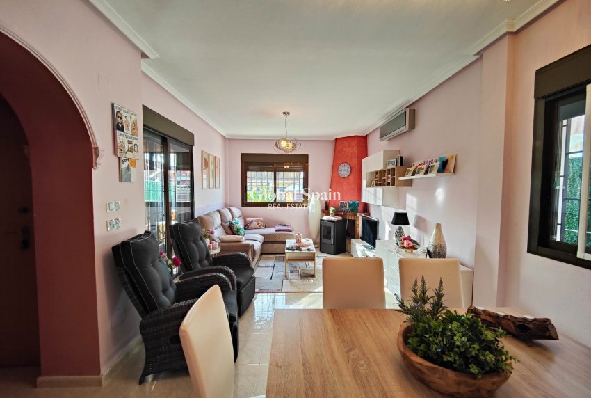 Wiederverkauf - VILLA -
GUARDAMAR DEL SEGURA - Costa Blanca