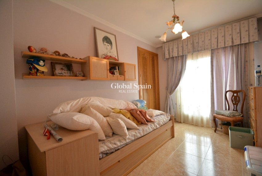 Wiederverkauf - VILLA -
GUARDAMAR DEL SEGURA - Costa Blanca