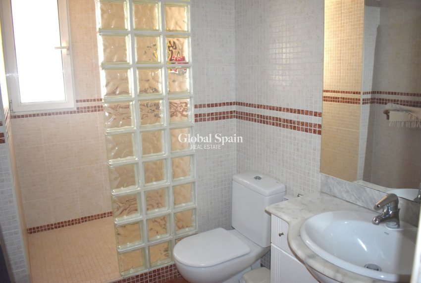 Wiederverkauf - VILLA -
GUARDAMAR DEL SEGURA - Costa Blanca