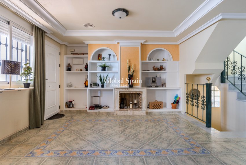 Wiederverkauf - VILLA -
GUARDAMAR DEL SEGURA - Costa Blanca