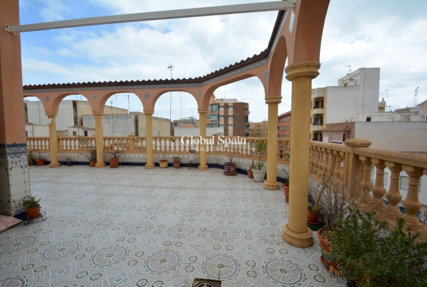 Wiederverkauf - VILLA -
GUARDAMAR DEL SEGURA - Costa Blanca