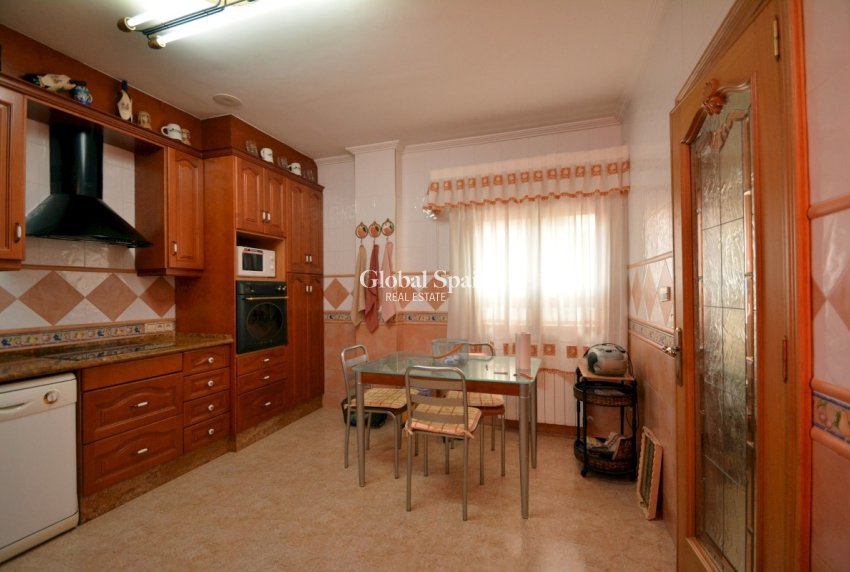 Wiederverkauf - VILLA -
GUARDAMAR DEL SEGURA - Costa Blanca