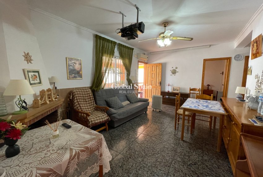 Wiederverkauf - VILLA -
GUARDAMAR DEL SEGURA - Costa Blanca