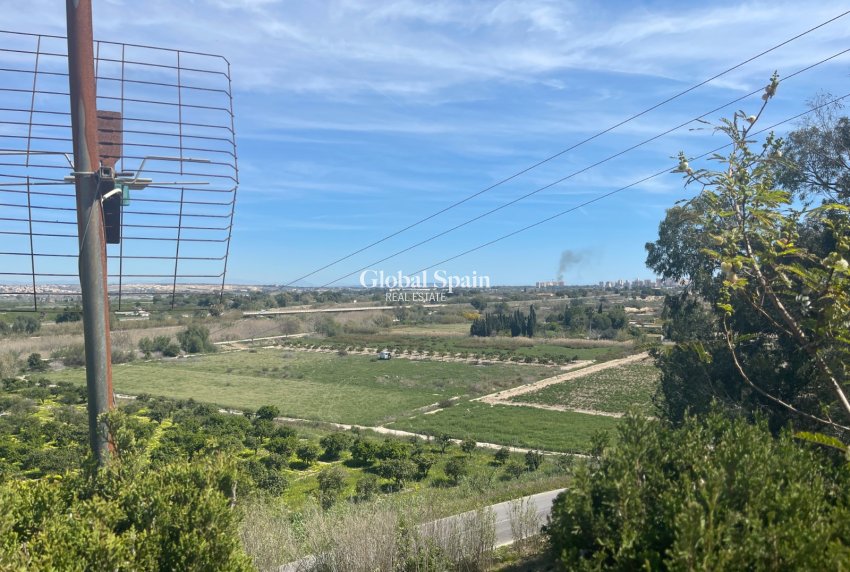 Wiederverkauf - VILLA -
GUARDAMAR DEL SEGURA - Costa Blanca