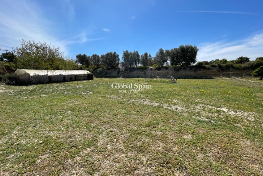Wiederverkauf - VILLA -
GUARDAMAR DEL SEGURA - Costa Blanca