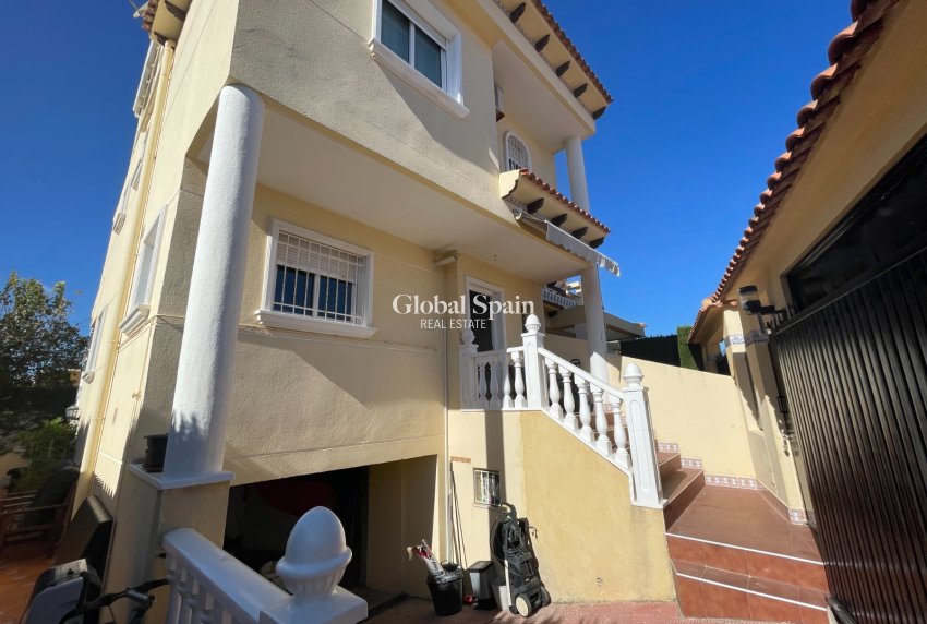 Wiederverkauf - VILLA -
GUARDAMAR DEL SEGURA - Costa Blanca