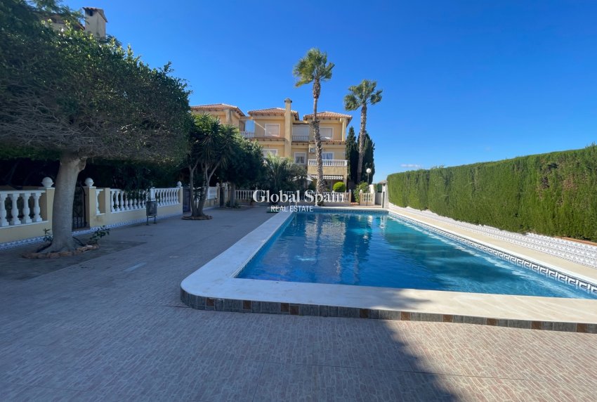 Wiederverkauf - VILLA -
GUARDAMAR DEL SEGURA - Costa Blanca