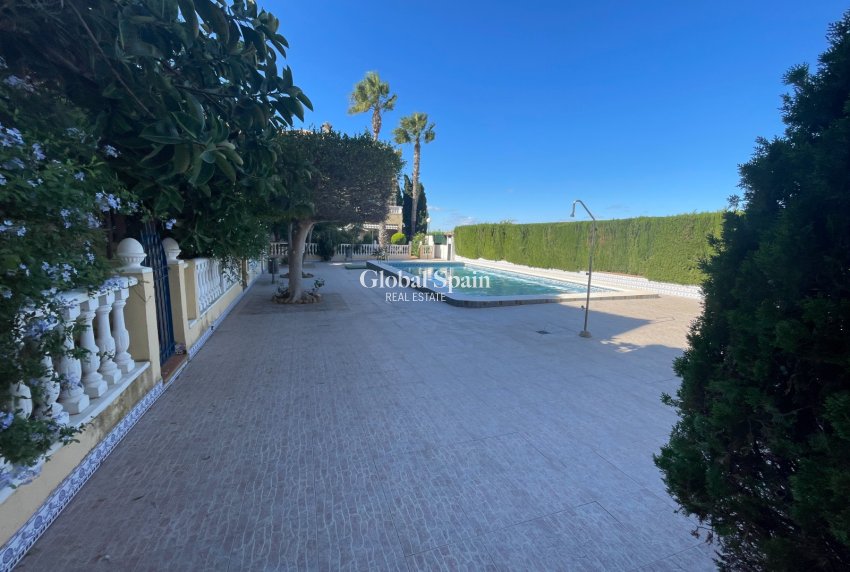 Wiederverkauf - VILLA -
GUARDAMAR DEL SEGURA - Costa Blanca