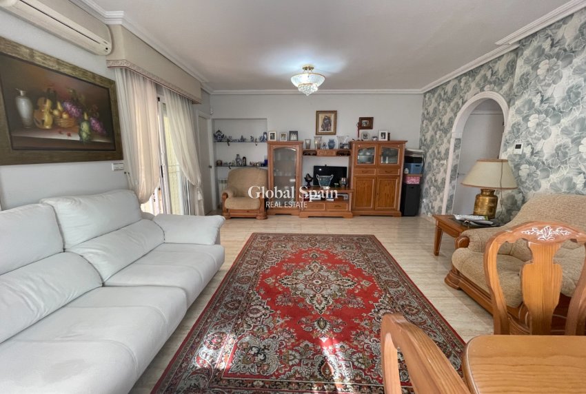 Wiederverkauf - VILLA -
GUARDAMAR DEL SEGURA - Costa Blanca
