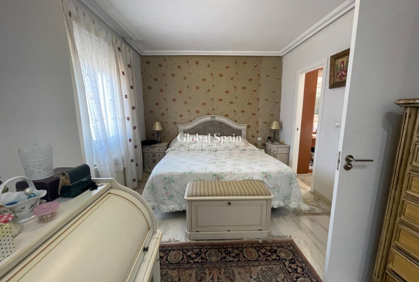 Wiederverkauf - VILLA -
GUARDAMAR DEL SEGURA - Costa Blanca
