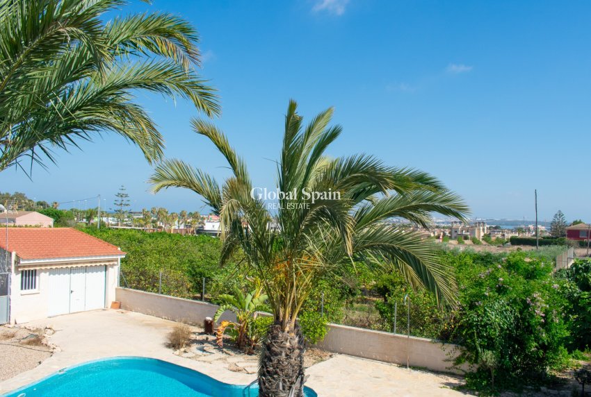 Wiederverkauf - VILLA -
GUARDAMAR DEL SEGURA - EL RASO