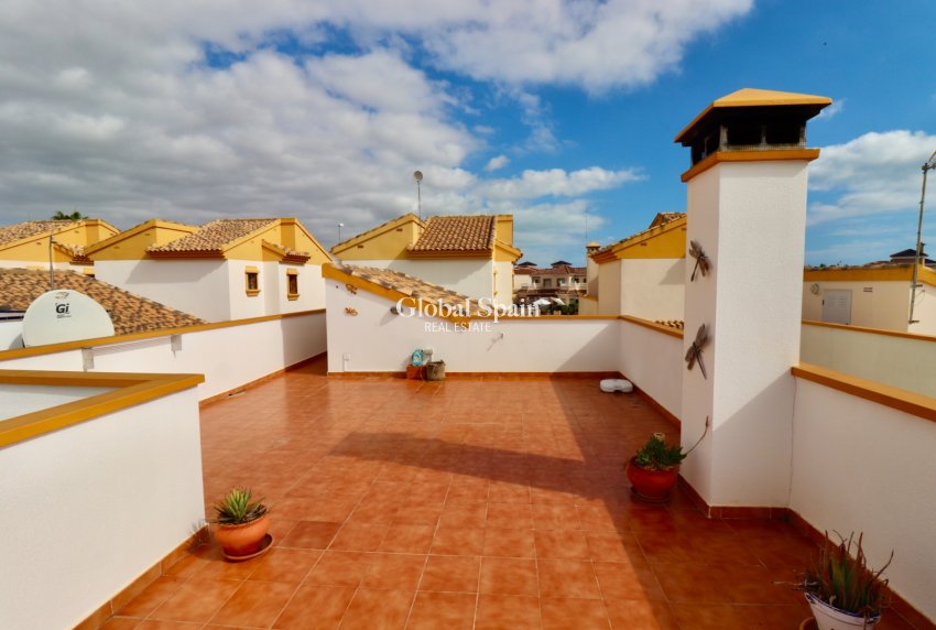 Wiederverkauf - VILLA -
GUARDAMAR DEL SEGURA - EL RASO