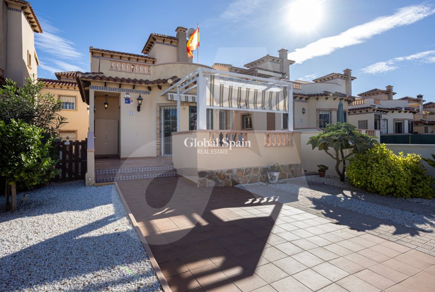 Wiederverkauf - VILLA -
GUARDAMAR DEL SEGURA - EL RASO