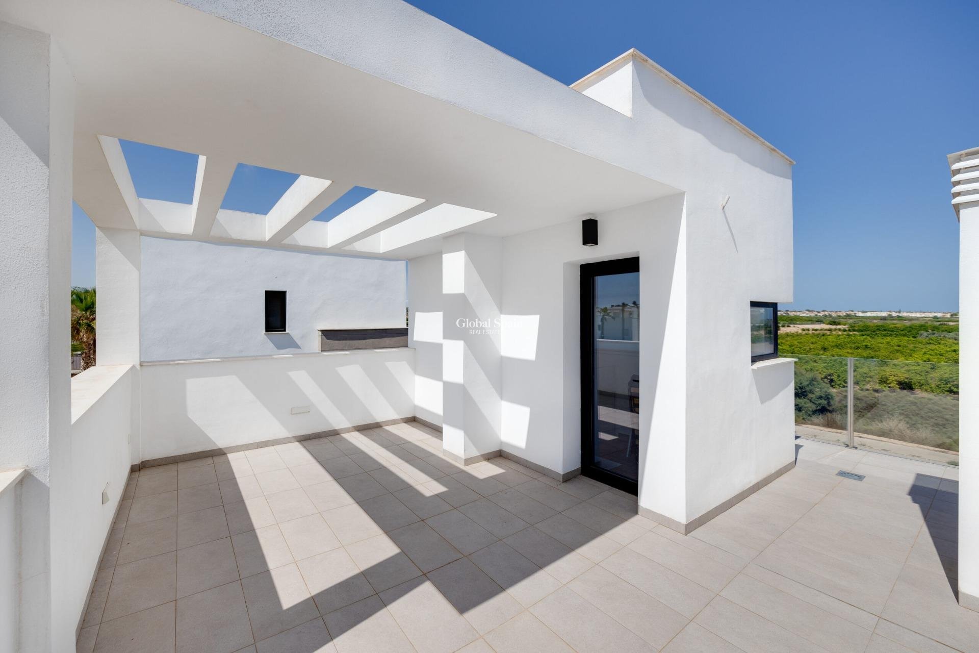 Wiederverkauf - VILLA -
GUARDAMAR DEL SEGURA - EL RASO