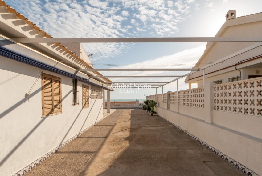 Wiederverkauf - VILLA -
GUARDAMAR DEL SEGURA - Guardamar Playa