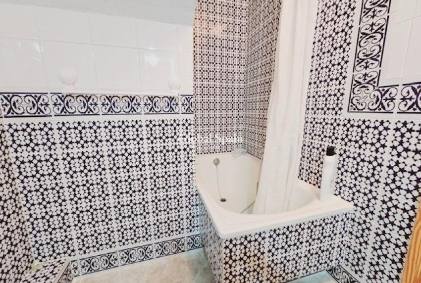 Wiederverkauf - VILLA -
GUARDAMAR DEL SEGURA - Guarmar Del Segura