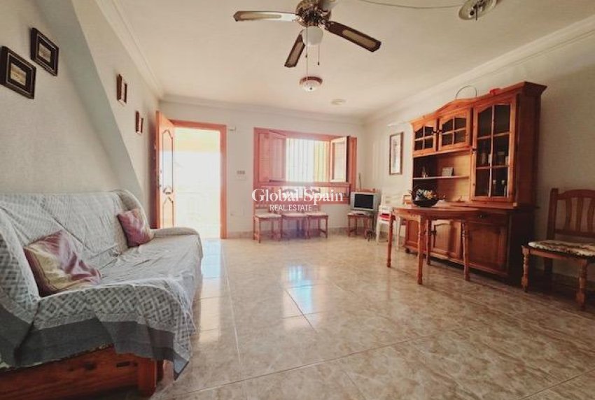 Wiederverkauf - VILLA -
GUARDAMAR DEL SEGURA - Guarmar Del Segura