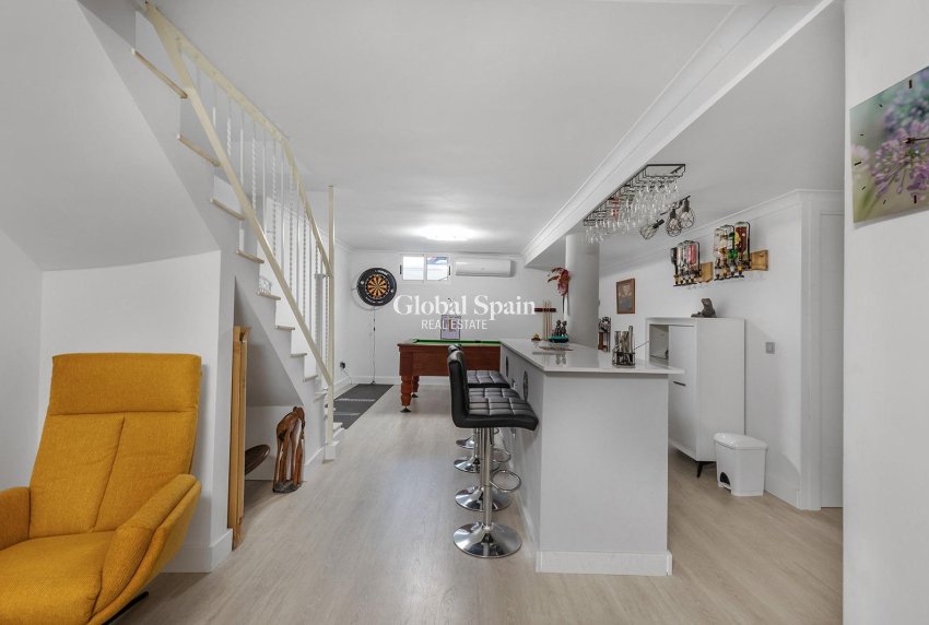 Wiederverkauf - VILLA -
GUARDAMAR DEL SEGURA - Urbanizaciones