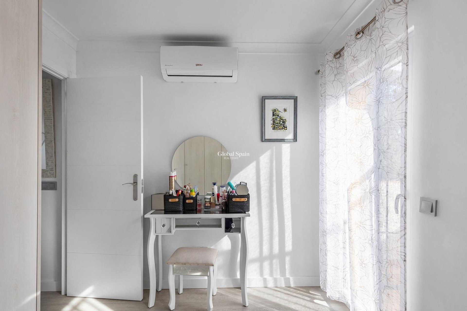 Wiederverkauf - VILLA -
GUARDAMAR DEL SEGURA - Urbanizaciones