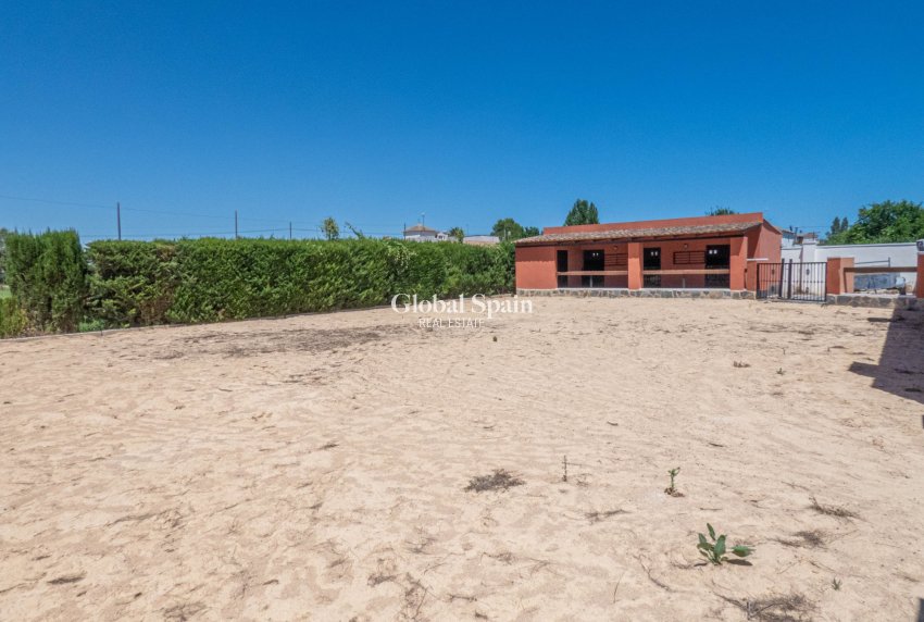 Wiederverkauf - VILLA -
HEREDADES - Costa Blanca