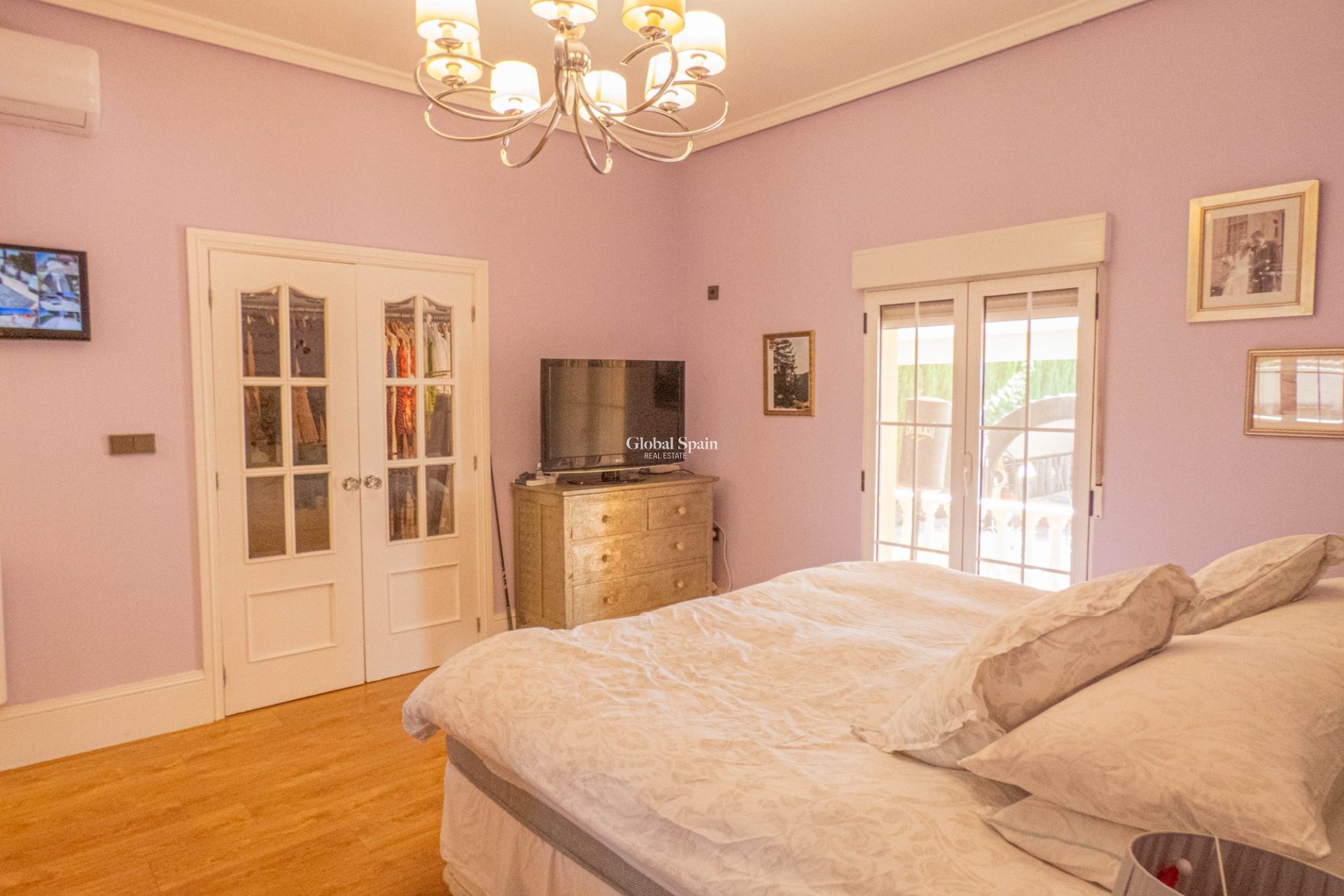 Wiederverkauf - VILLA -
HEREDADES - Costa Blanca