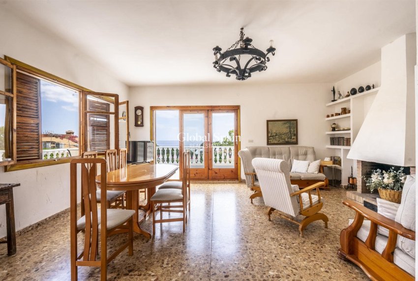 Wiederverkauf - VILLA -
Isla Plana - Costa Calida
