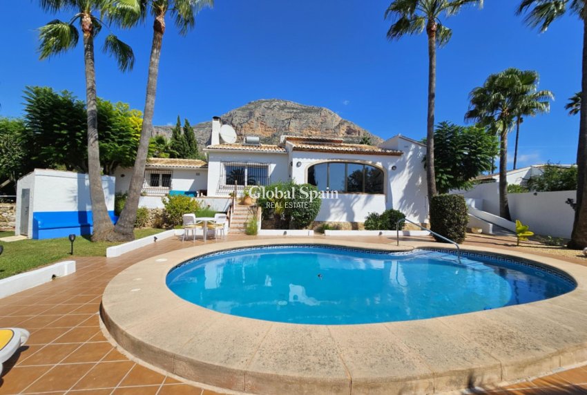 Wiederverkauf - VILLA -
JÁVEA - Costa Blanca