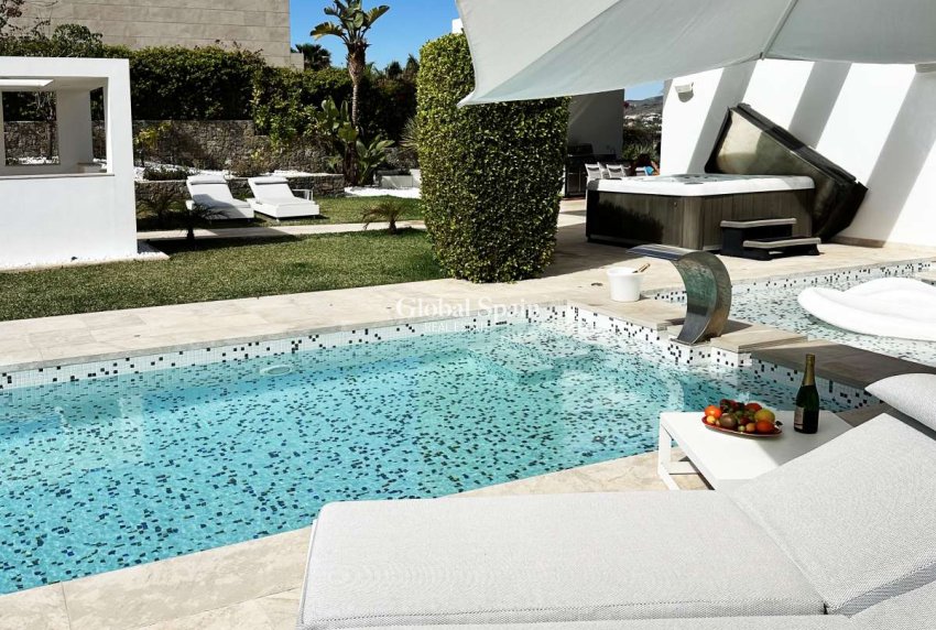 Wiederverkauf - VILLA -
JÁVEA - Costa Blanca