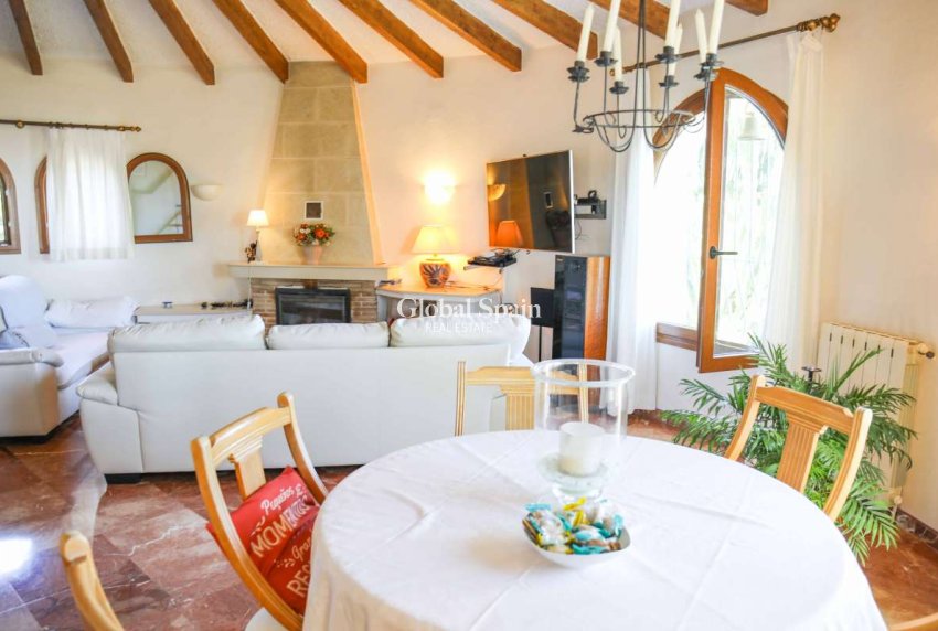 Wiederverkauf - VILLA -
JÁVEA - Costa Blanca