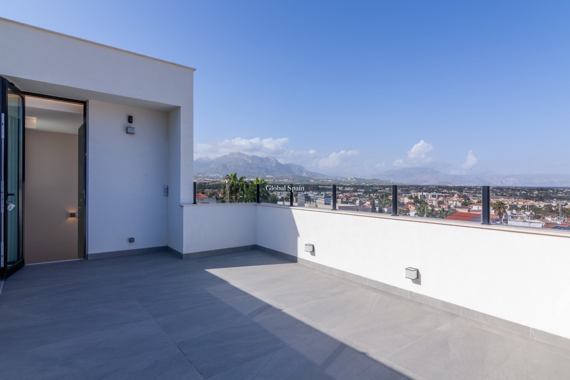 Wiederverkauf - VILLA -
L'ALBIR - center