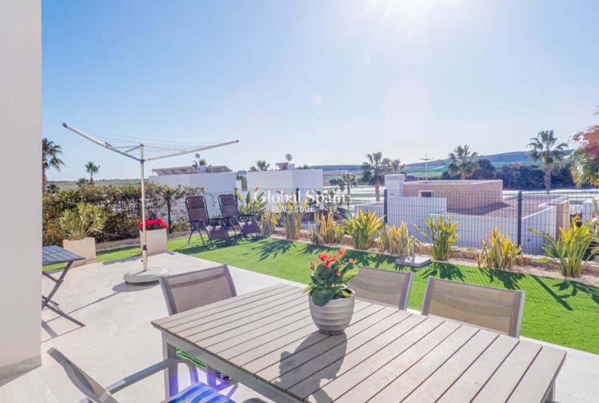 Wiederverkauf - Villa -
La Finca Golf and Spa Resort - Algorfa