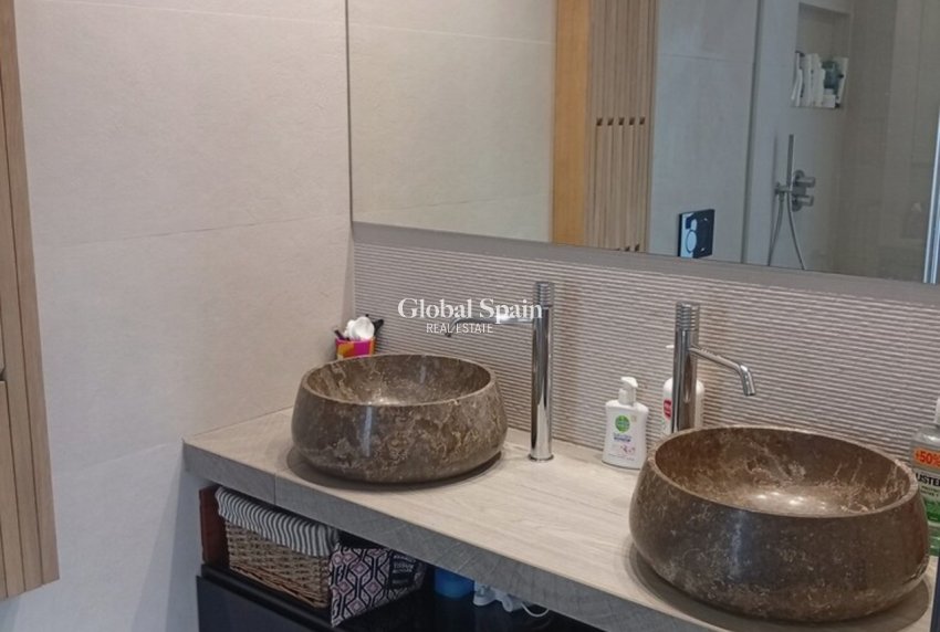 Wiederverkauf - VILLA -
LA FINCA GOLF - Inland