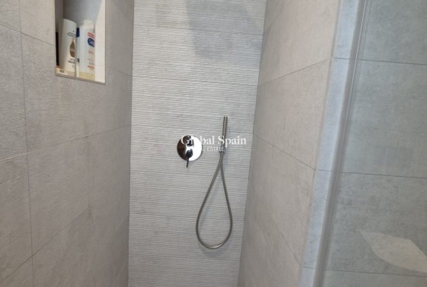 Wiederverkauf - VILLA -
LA FINCA GOLF - Inland