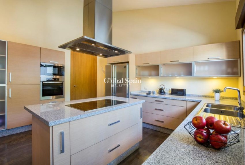 Wiederverkauf - VILLA -
LA MANGA DEL MAR MENOR - Costa Calida