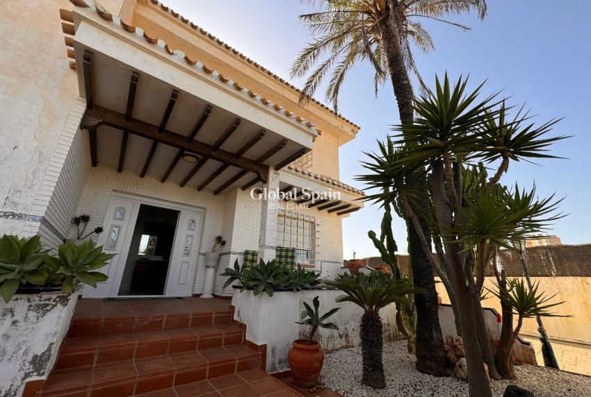 Wiederverkauf - VILLA -
LA MANGA DEL MAR MENOR - Costa Calida