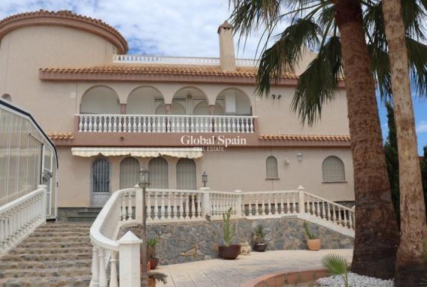 Wiederverkauf - VILLA -
LA MANGA DEL MAR MENOR - Km 17
